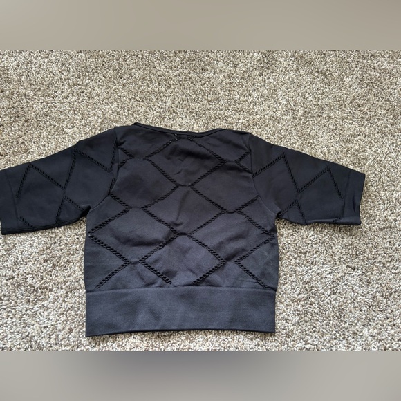 Fashion Nova Sport Top - Picture 3 of 5